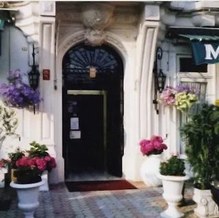 Majestic Λούρδη